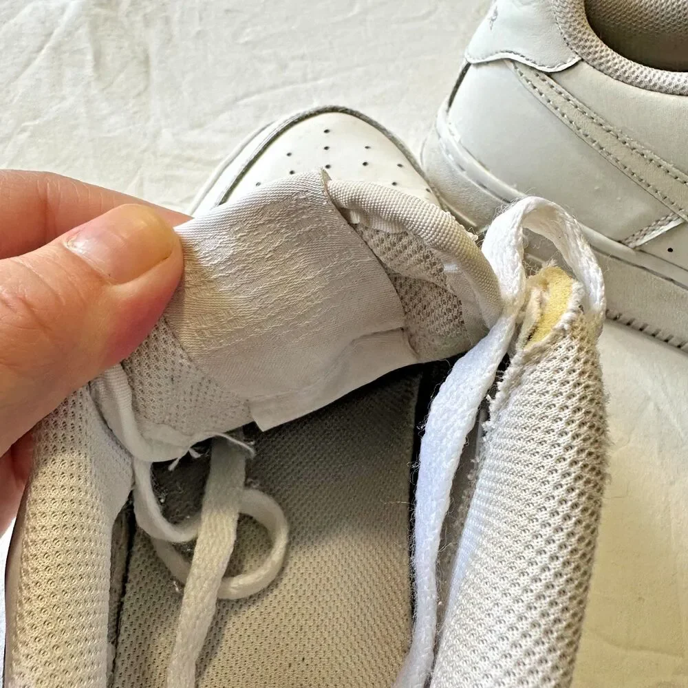 Nike Air Force One AF1 Low Youth Size 5.5Y Triple White Leather Shoes 314192-117
